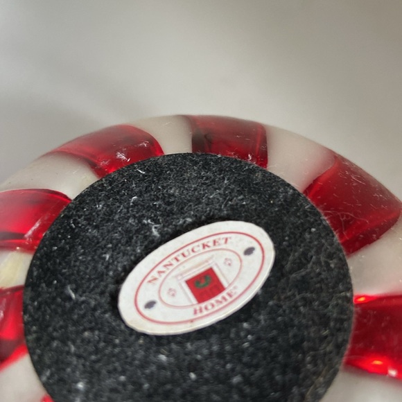 Candle holder shaped like an ornament red & white swerling stripes - Picture 4 of 4